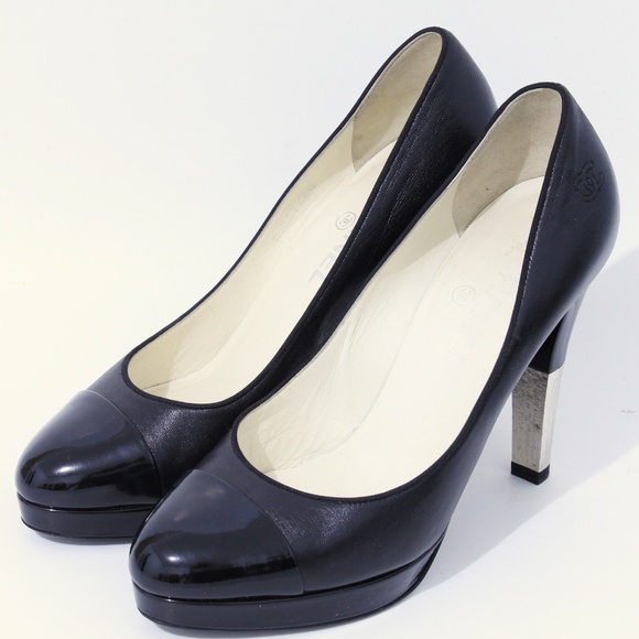 Chanel Pumps Heels Black Leather and Patent Cap Toe CC Logo Size 39.5 with Box - Picture 7 of 13